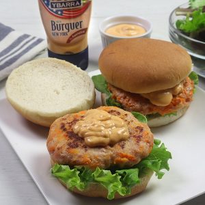 receta de hamburguesa-pollo-zanahoria-salsa-burguer hecha con Bote de salsa New York Burguer Ybarra 250ml